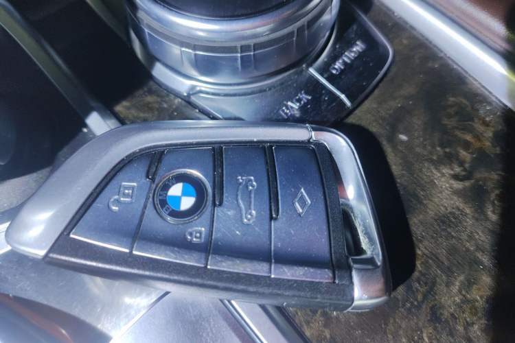 Used BMW 7 Series 2017 740Li Luxury Edition Vehicle Key
