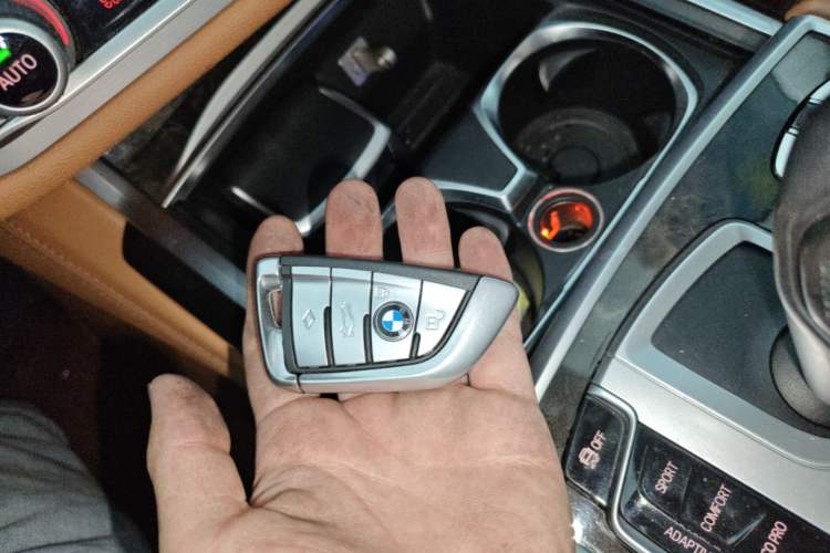 Used BMW 7 Series 2017 740Li Luxury Edition Vehicle Key