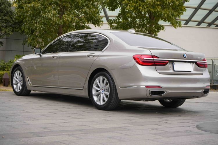 Used BMW 7 Series 2017 730Li Leading Model Exterior 4