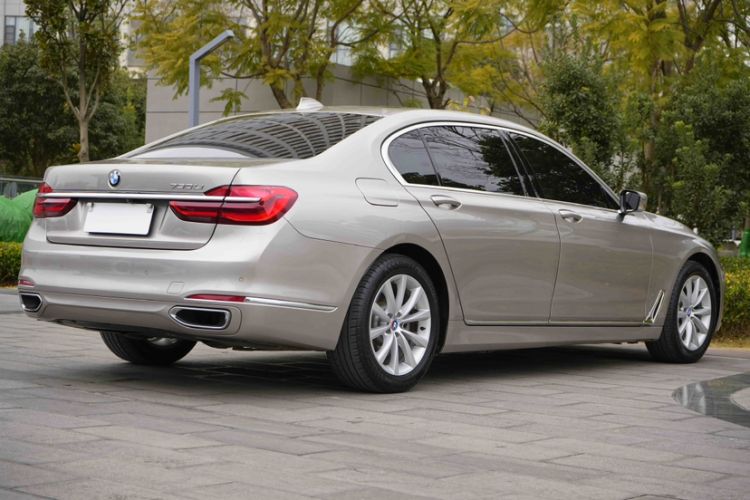 Used BMW 7 Series 2017 730Li Leading Model Exterior 6