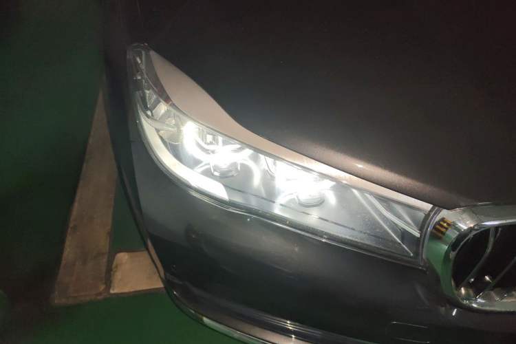 Used BMW 7 Series 2017 730Li Leading Model Right Front Headlight