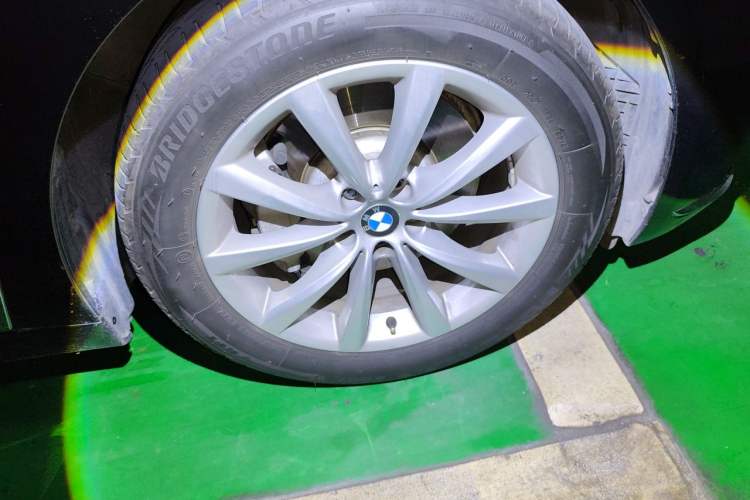 Used BMW 7 Series 2017 730Li Leading Model Right Front Wheel Hub
