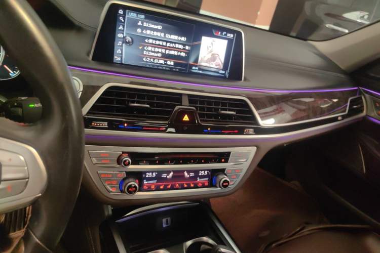 Used BMW 7 Series 2017 730Li Luxury Model Audio And AC Panel