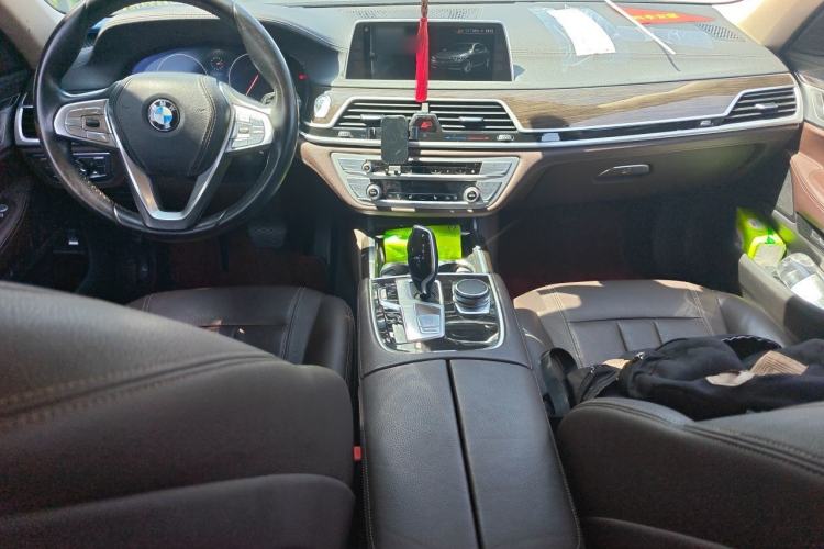 Used BMW 7 Series 2017 730Li Leading Model Center Console