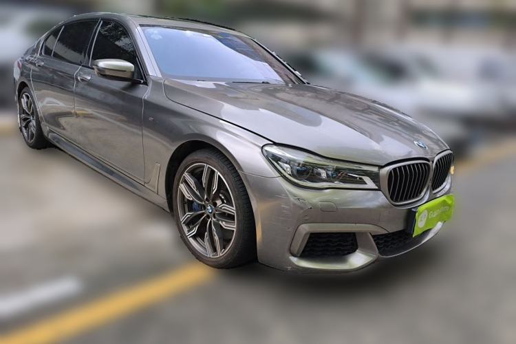 Used BMW 7 Series 2017 M760Li xDrive Front Right 45 Deg