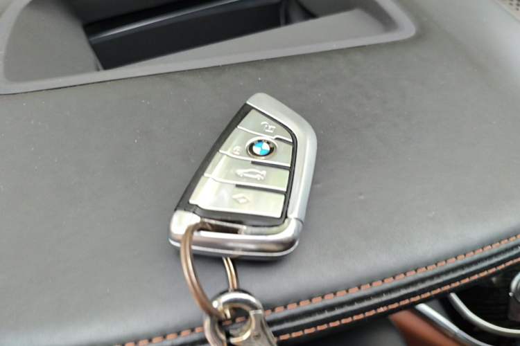 Used BMW 7 Series 2017 M760Li xDrive Vehicle Key