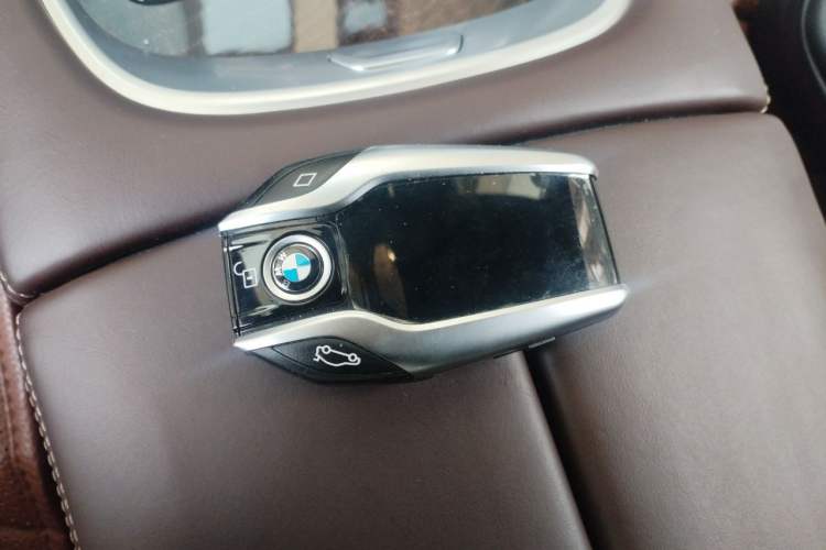 Used BMW 7 Series 2017 740Li xDrive Luxury Edition Vehicle Key