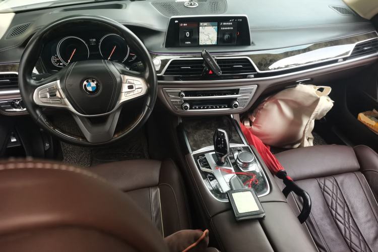 Used BMW 7 Series 2017 730Li Luxury Model Center Console