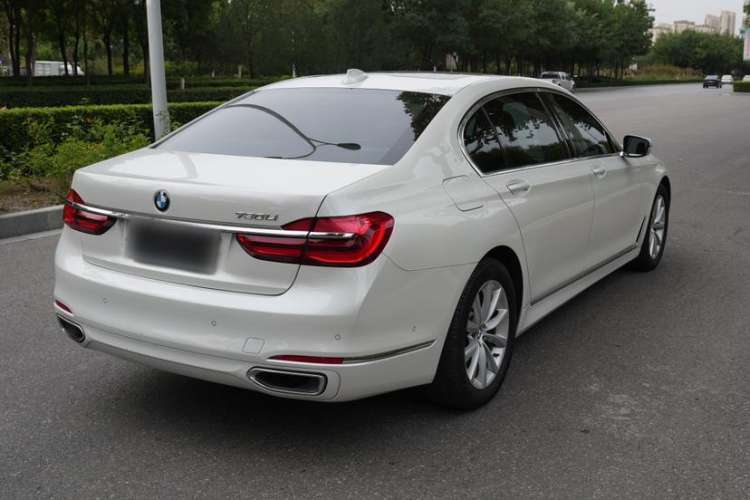 Used BMW 7 Series 2017 730Li Luxury Model Exterior 3