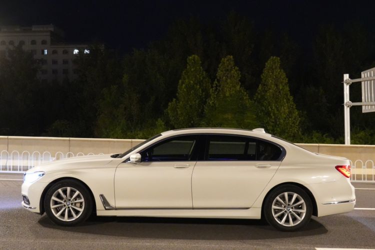 Used BMW 7 Series 2017 730Li Luxury Model Exterior 9