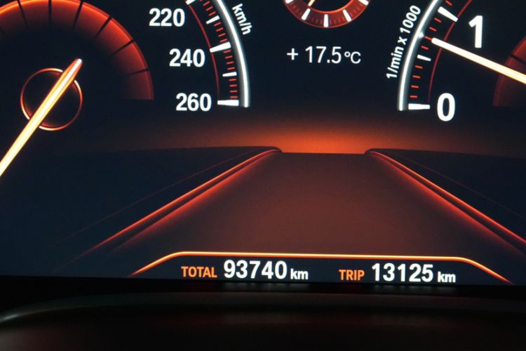 Used BMW 7 Series 2017 730Li Luxury Model Odometer Close Up