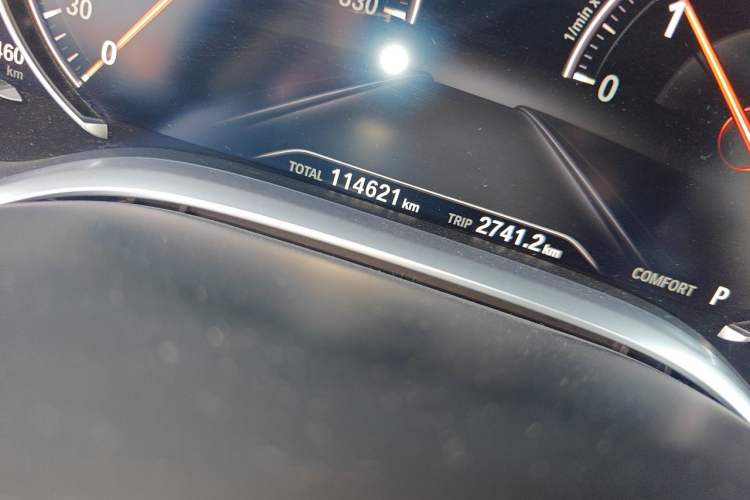 Used BMW 7 Series 2017 730Li Leading Model Odometer Close Up