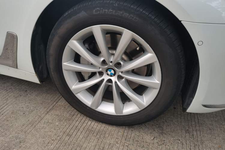 Used BMW 7 Series 2017 730Li Luxury Model Right Front Wheel Hub