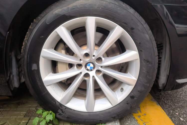 Used BMW 7 Series 2017 730Li Leading Model Right Front Wheel Hub