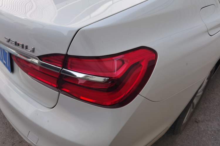 Used BMW 7 Series 2017 730Li Leading Model Right Rear Taillight