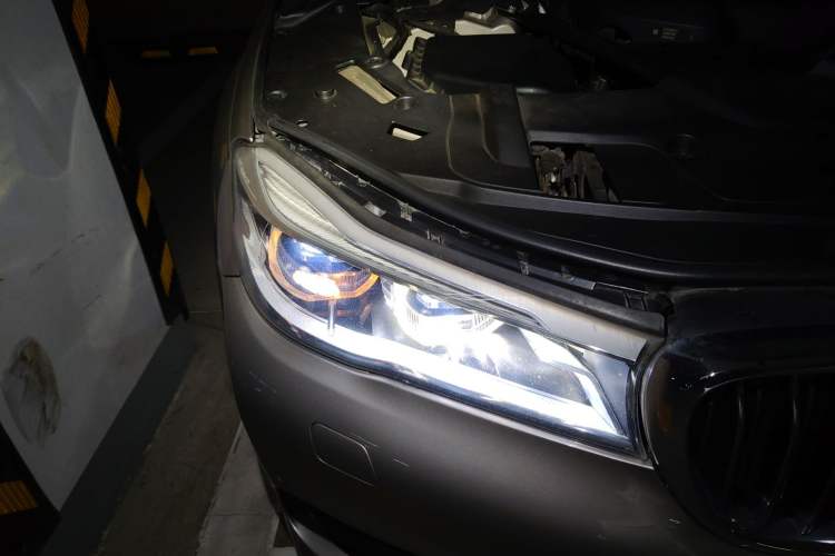 Used BMW 7 Series 2017 730Li Luxury Model Right Front Headlight