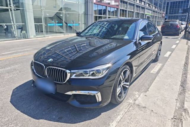 BMW 7 Series 2018 740Li M Sport Package Leading Model usata