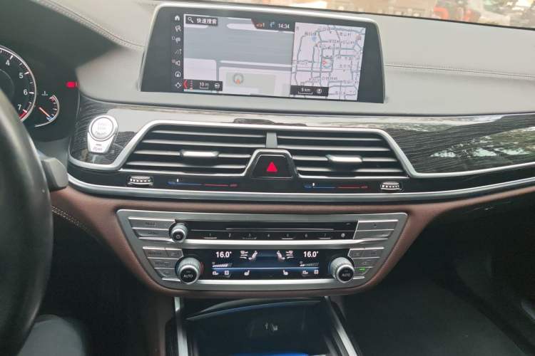 Used BMW 7 Series 2018 730Li Leading Model M Sport Package Audio And AC Panel
