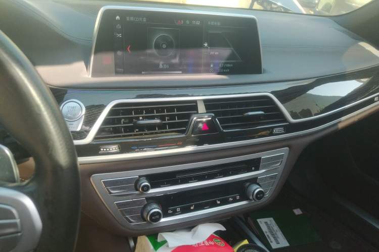 Used BMW 7 Series 2018 730Li Leading Model M Sport Package Audio And AC Panel