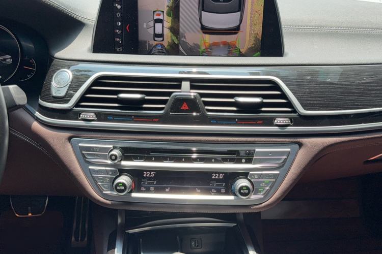 Used BMW 7 Series 2018 730Li Leading Model M Sport Package Audio And AC Panel