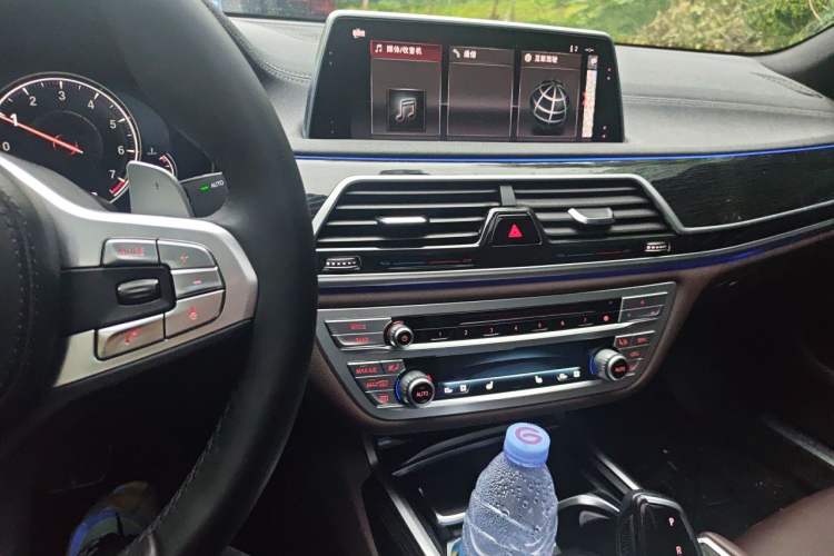 Used BMW 7 Series 2018 730Li Leading Model M Sport Package Audio And AC Panel