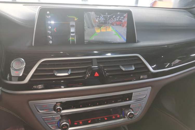 Used BMW 7 Series 2018 730Li Leading Model M Sport Package Audio And AC Panel