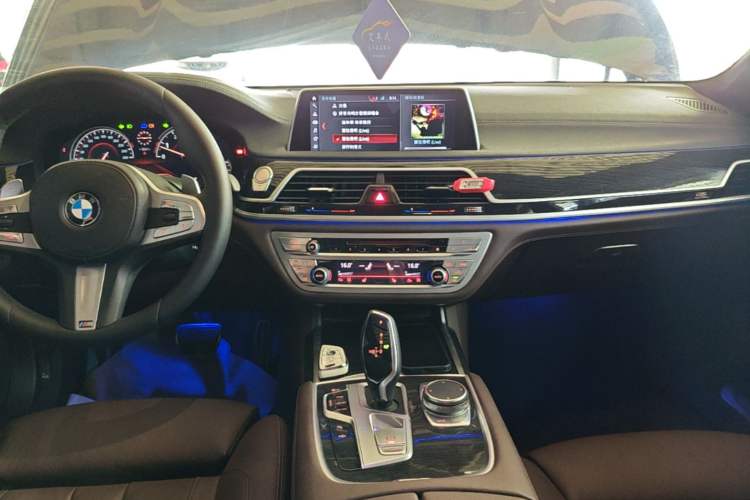 Used BMW 7 Series 2018 730Li Leading Model M Sport Package Audio And AC Panel