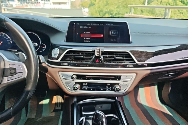 Used BMW 7 Series 2018 730Li Leading Model M Sport Package Audio And AC Panel