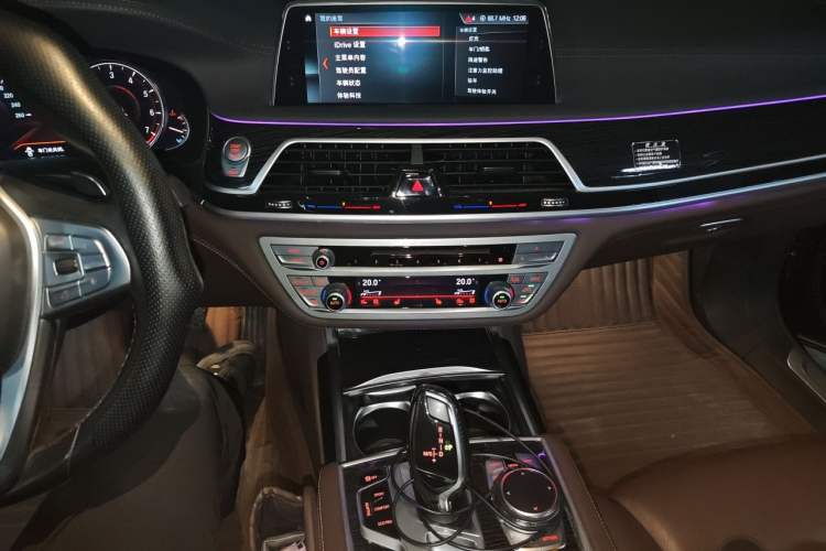 Used BMW 7 Series 2018 730Li Leading Model M Sport Package Audio And AC Panel