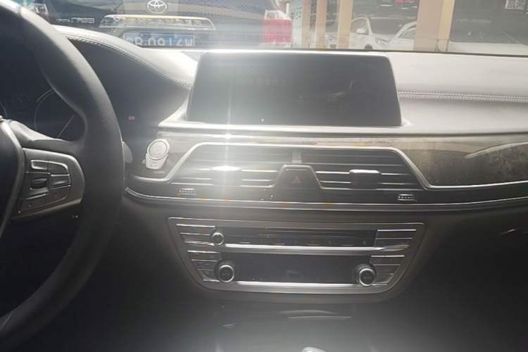 Used BMW 7 Series 2018 730Li Luxury Model Excellence Package Audio And AC Panel