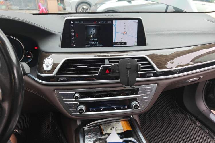 Used BMW 7 Series 2018 730Li Leading Model Excellence Package Audio And AC Panel