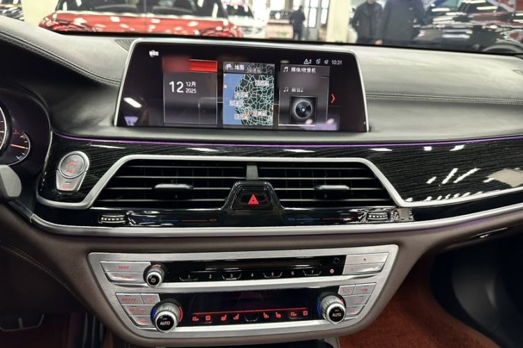 Used BMW 7 Series 2018 730Li Luxury Edition M Sport Package Audio And AC Panel