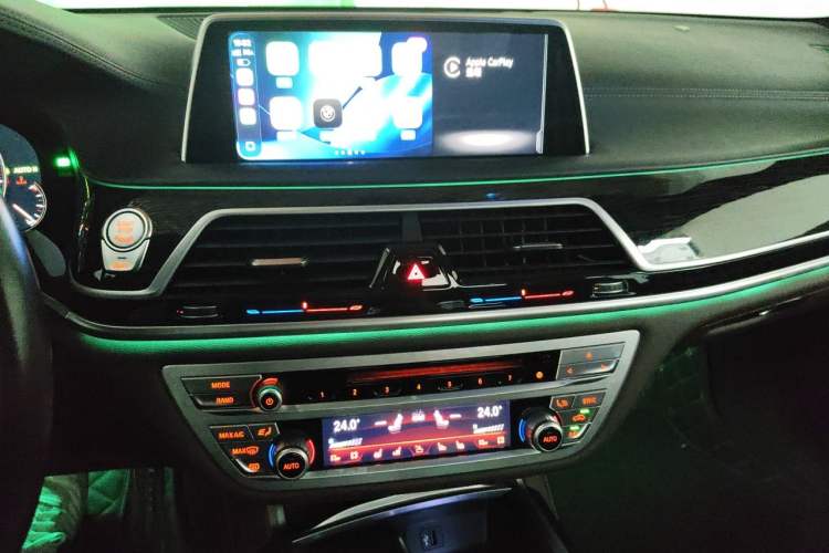 Used BMW 7 Series 2018 730Li Luxury Edition M Sport Package Audio And AC Panel