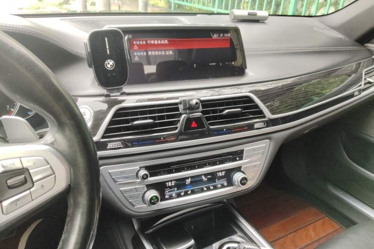 Used BMW 7 Series 2018 740Li M Sport Package Leading Model Audio And AC Panel
