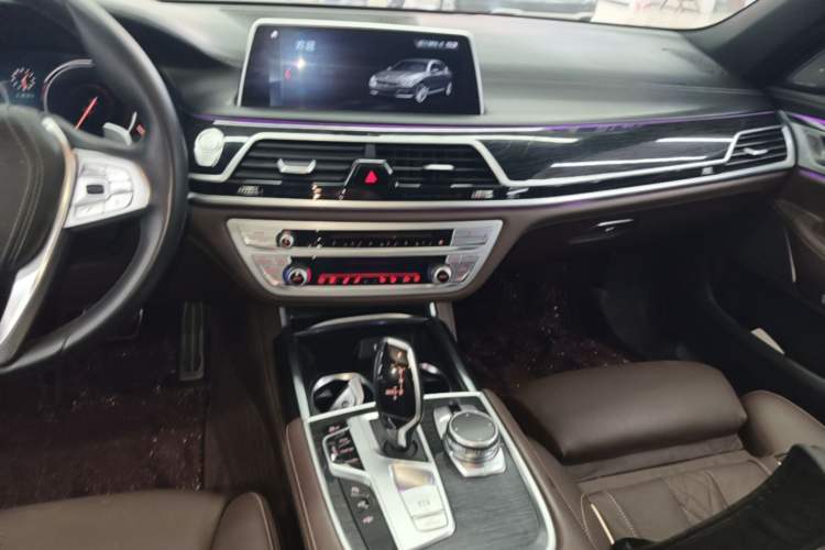 Used BMW 7 Series 2018 730Li Luxury Edition M Sport Package Audio And AC Panel