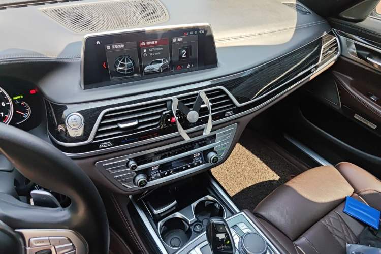 Used BMW 7 Series 2018 730Li Luxury Edition M Sport Package Audio And AC Panel