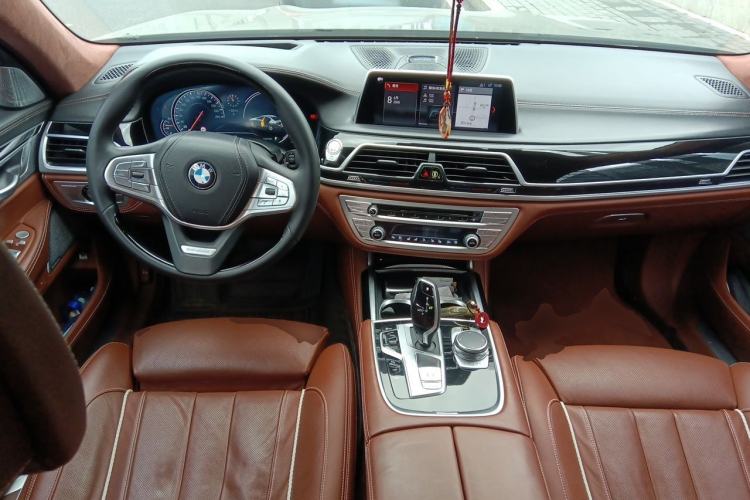 Used BMW 7 Series 2018 740Li xDrive Luxury Edition Excellence Package Center Console
