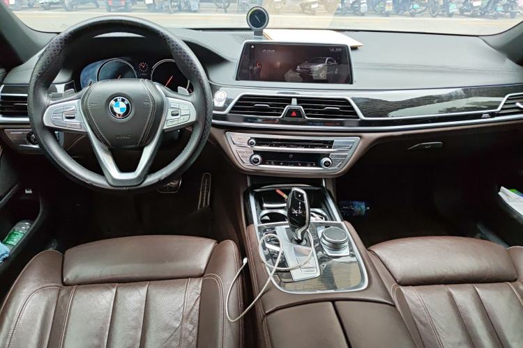 Used BMW 7 Series 2018 730Li Leading Model M Sport Package Center Console