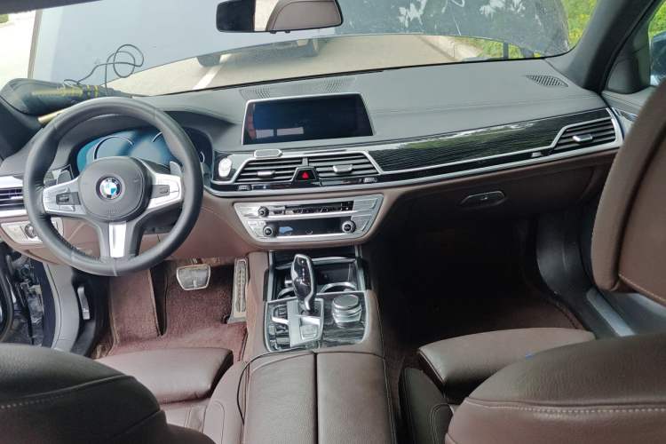 Used BMW 7 Series 2018 730Li Leading Model M Sport Package Center Console