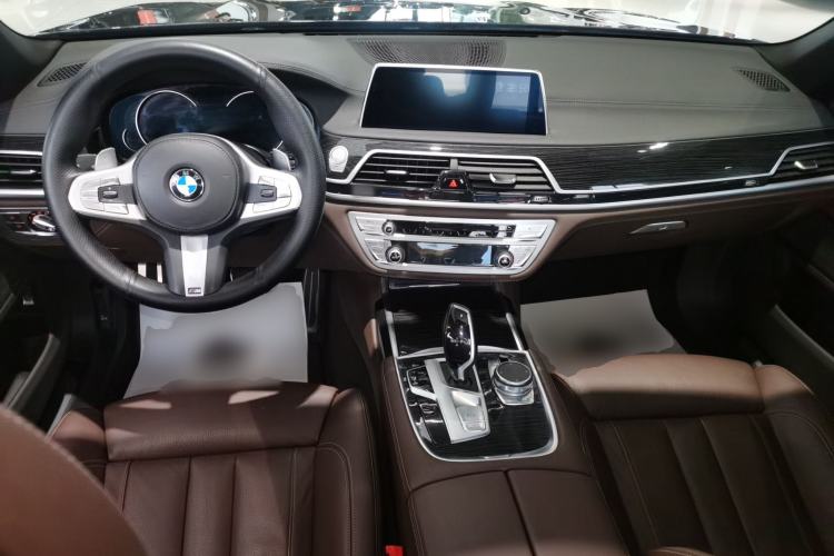 Used BMW 7 Series 2018 730Li Leading Model M Sport Package Center Console