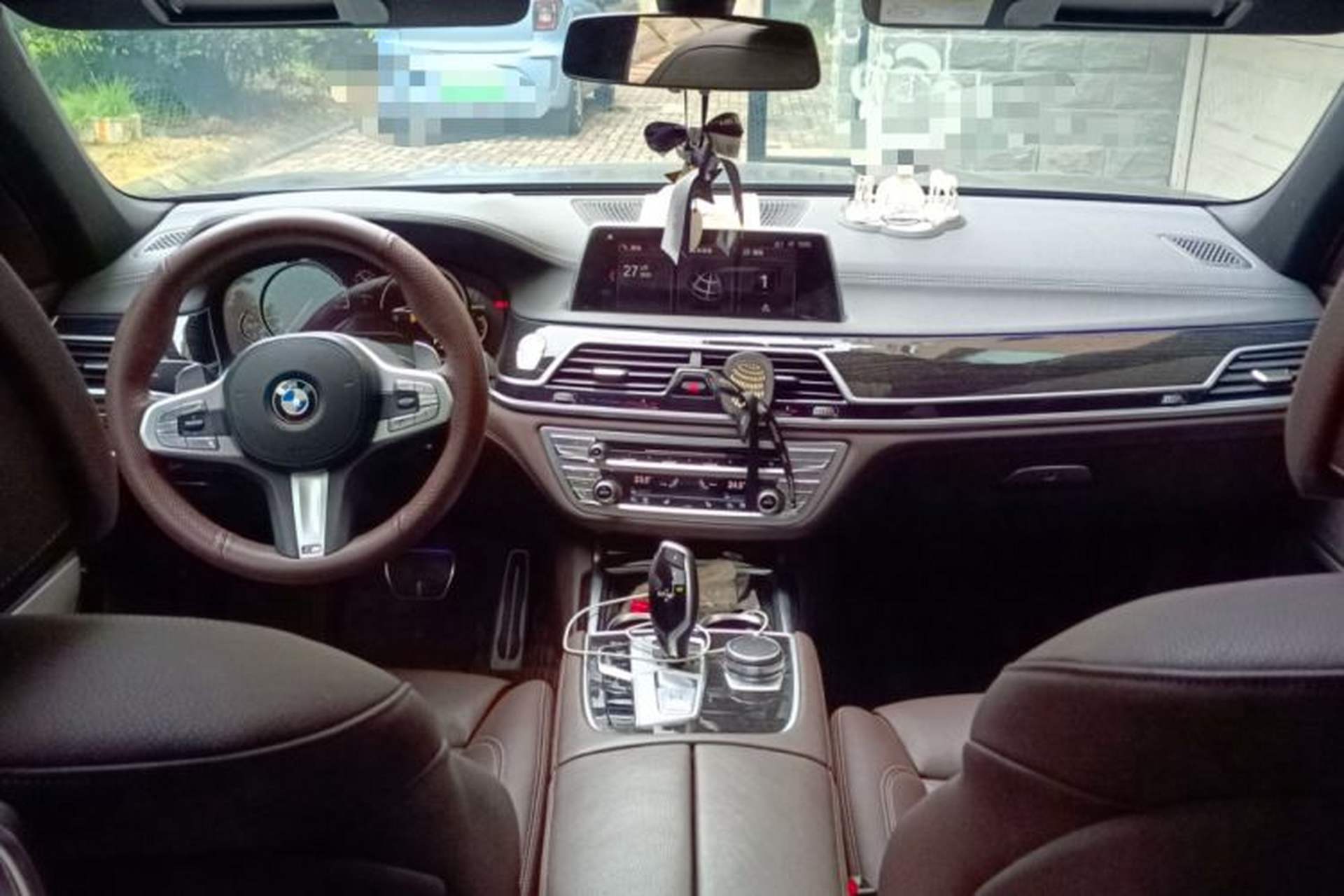 Used BMW 7 Series 2018 730Li Leading Model M Sport Package Center Console