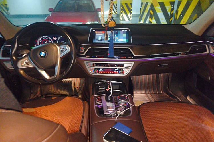 Used BMW 7 Series 2018 740Li Leading Model Excellence Package Center Console