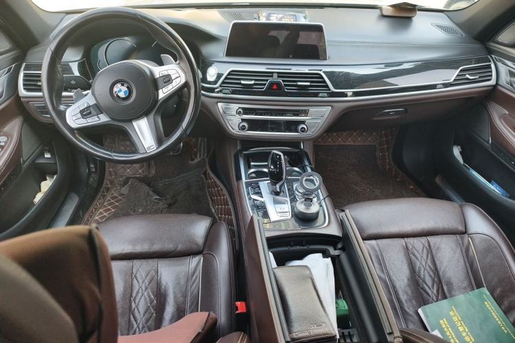Used BMW 7 Series 2018 730Li Luxury Edition M Sport Package Center Console