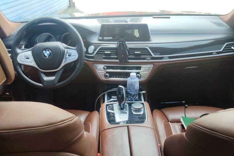 Used BMW 7 Series 2018 740Li xDrive Luxury Edition Excellence Package Center Console