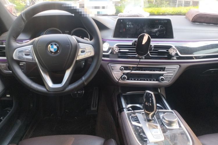 Used BMW 7 Series 2018 730Li Luxury Edition M Sport Package Center Console