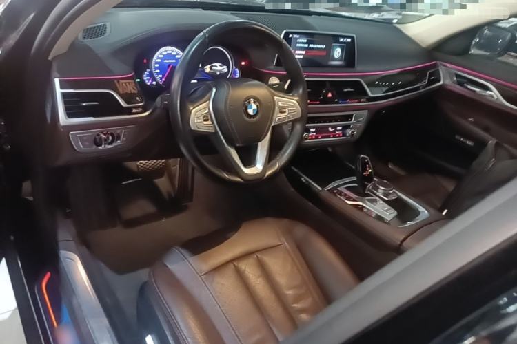Used BMW 7 Series 2018 730Li Leading Model Excellence Package Center Console
