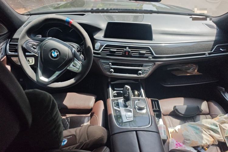 Used BMW 7 Series 2018 730Li Luxury Edition M Sport Package Center Console