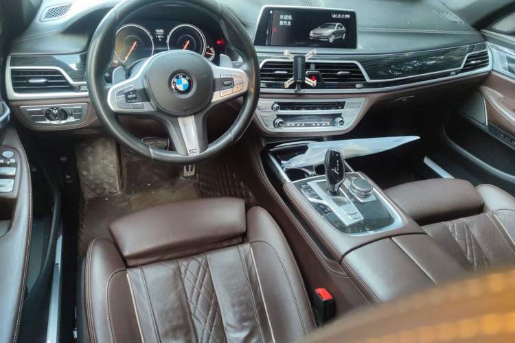 Used BMW 7 Series 2018 740Li M Sport Package Leading Model Center Console