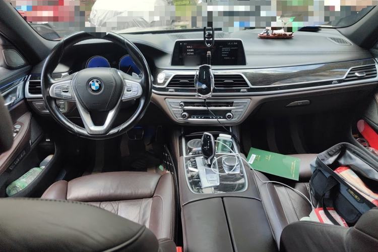 Used BMW 7 Series 2018 730Li Luxury Edition M Sport Package Center Console