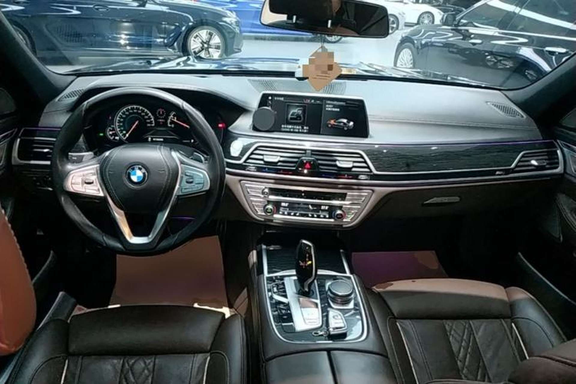 Used BMW 7 Series 2018 730Li Luxury Edition M Sport Package Center Console